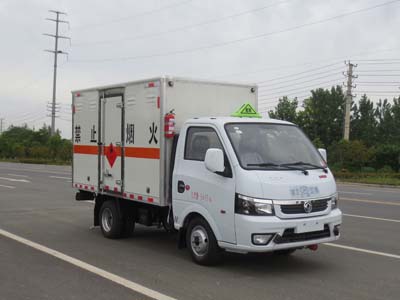 國(guó)六小東風(fēng)易燃液體廂式運(yùn)輸車