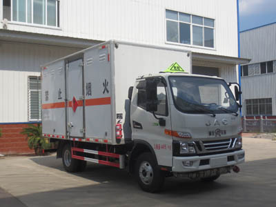 江特牌JDF5040XRQHFC6型易燃?xì)怏w廂式運(yùn)輸車